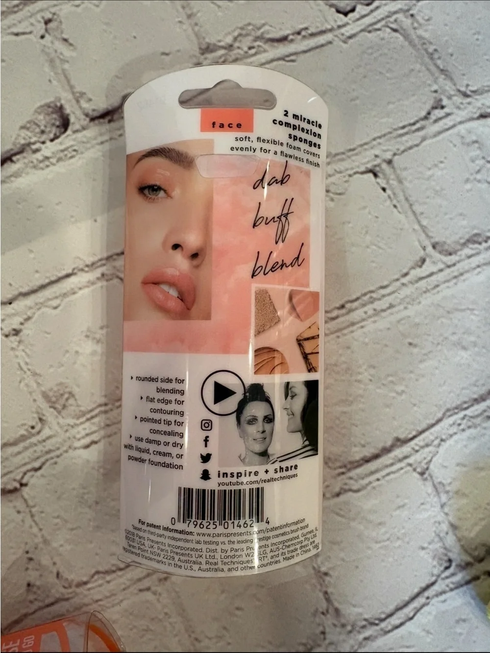 Real Techniques Orange Makeup Sponge and Protective Case Set